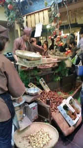 roasted chestnuts at nishiki market kyoto